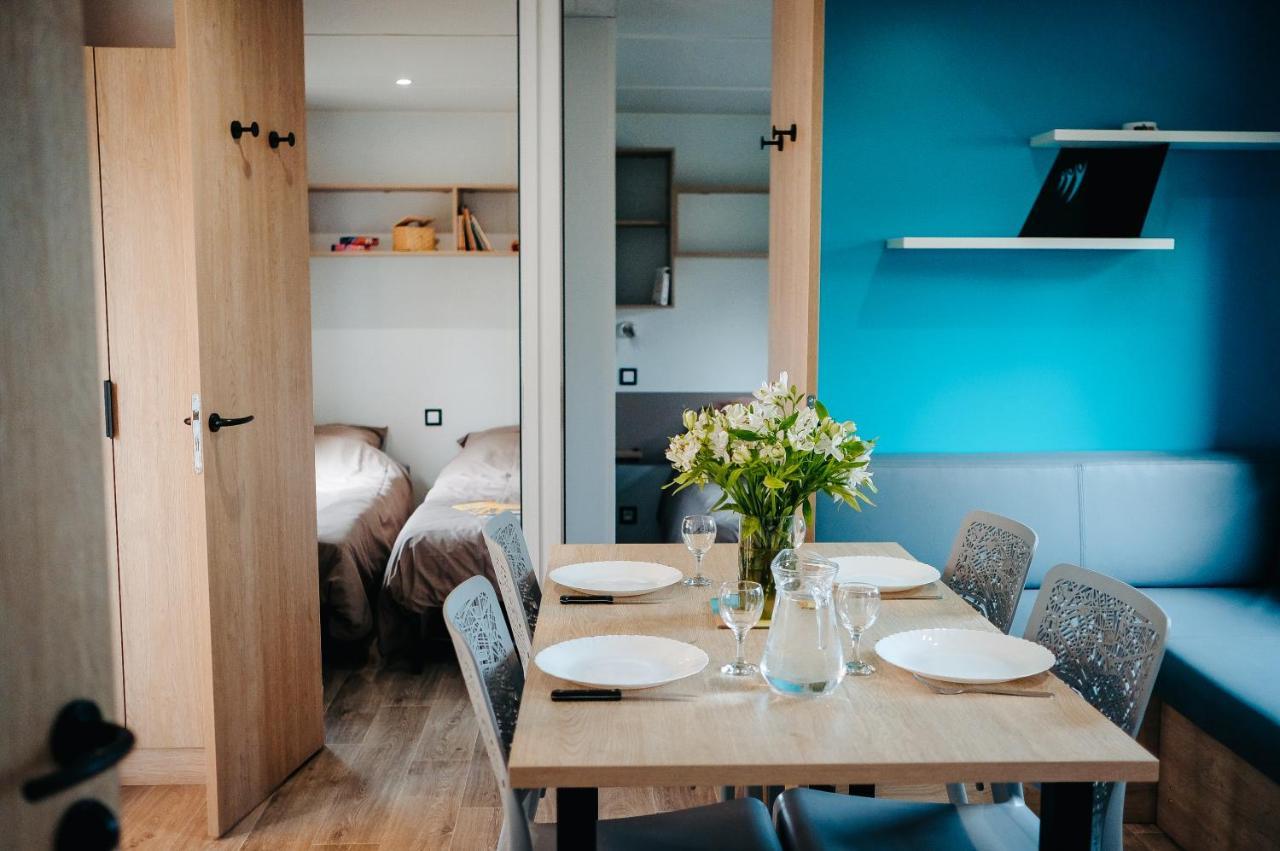 Mobil Home Xxl 4 Chambres - Camping Le Giessen Bassemberg ภายนอก รูปภาพ